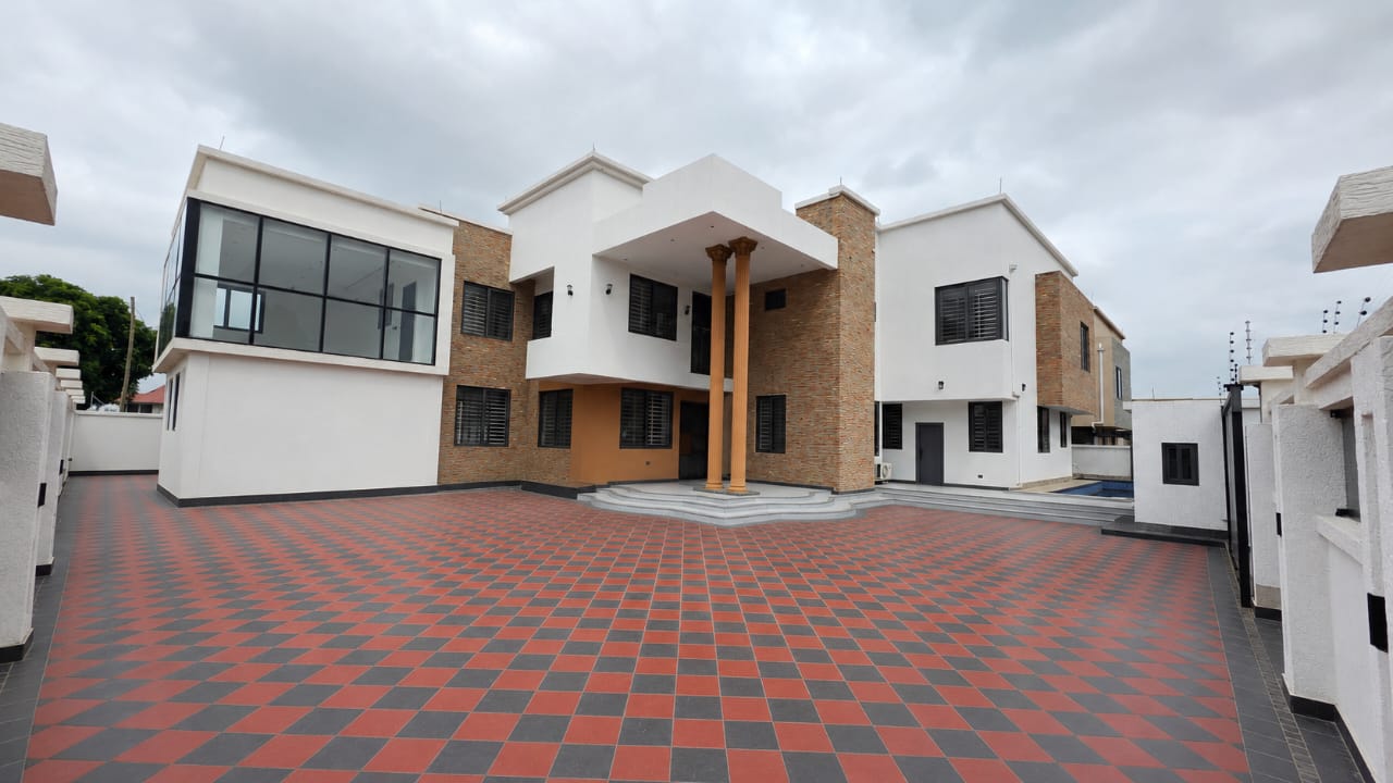 Exclusive 5 Bedroom House with pool for sale at East legon Adjringano